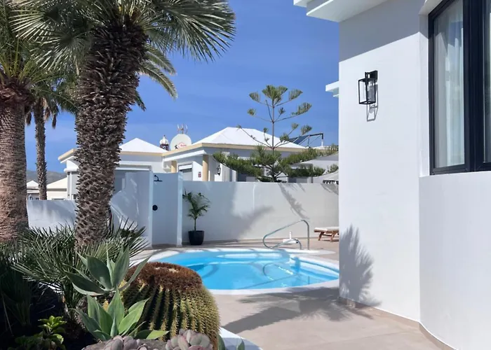 La Favorita Puerto del Carmen (Lanzarote)