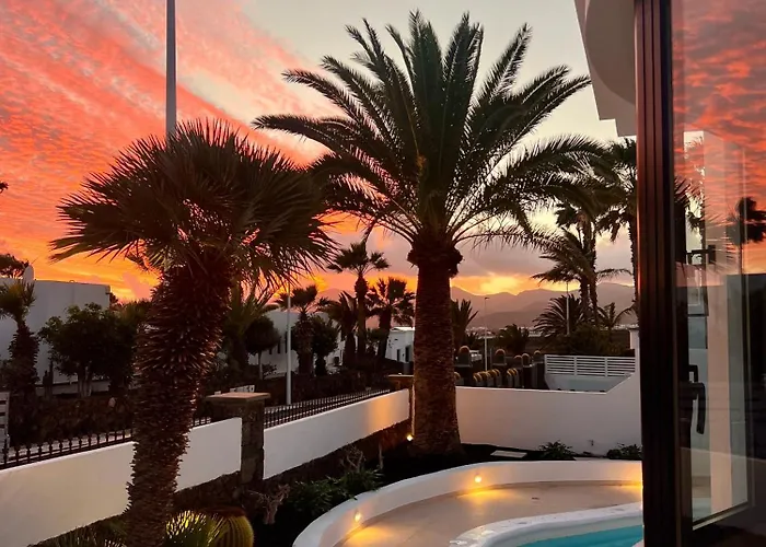 La Favorita Puerto del Carmen (Lanzarote)