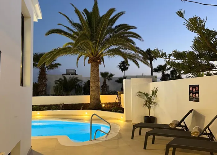 La Favorita Puerto del Carmen (Lanzarote)