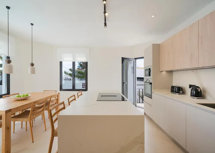 فيلة La Favorita *